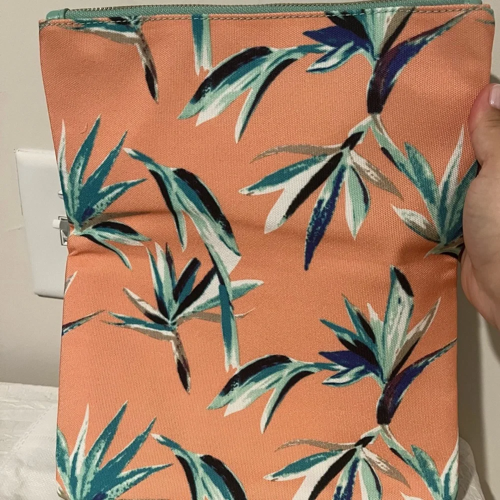 NWOT Rachel Pally Clutch-never used, comes with dust bag, see pics - Picture 6 of 12